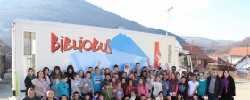 Deda Mraz daruje čitaoce bibliobusa u 12 sela opštine Kladovo 